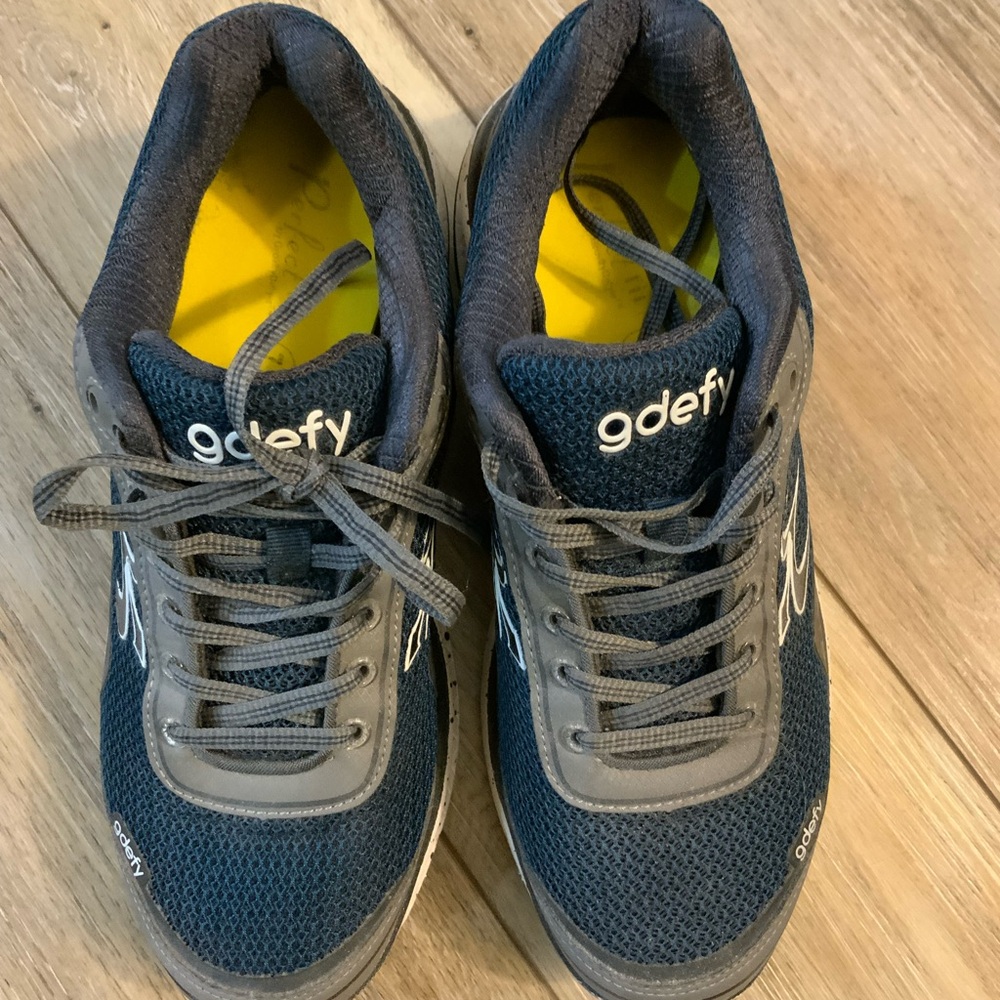 Gravity Defyer sneakers. Size 7.5